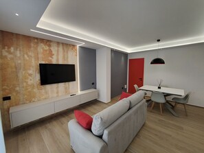 Interior - 15 minutes from Gallipoli and Lecce, modern apartment with private courtyard (Collemeto)