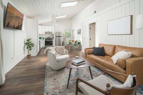 SPRING SALE | The Cottage- Walk2 Main St - Pkg