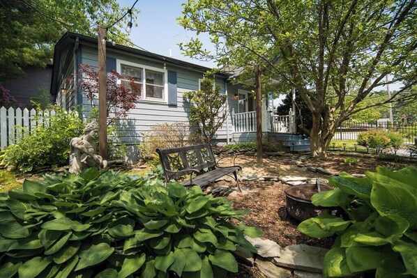 Property grounds - SPRING SALE | The Cottage- Walk2 Main St - Pkg (Blowing Rock)