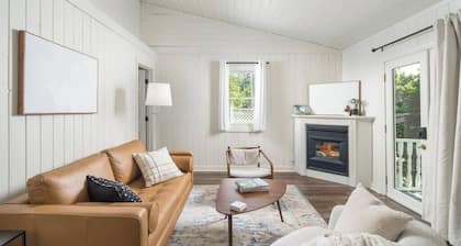 SPRING SALE | The Cottage- Walk2 Main St - Pkg