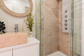 Hair dryer, towels - Peaceful Loft - Amazing Terrace & View (Lisbon)