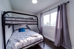 4 Schlafzimmer, Bügeleisen/Bügelbrett, WLAN, Bettwäsche