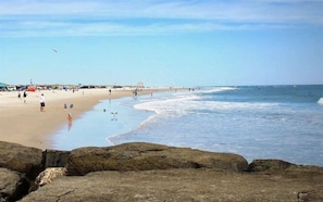 Beach nearby, sun loungers, beach towels