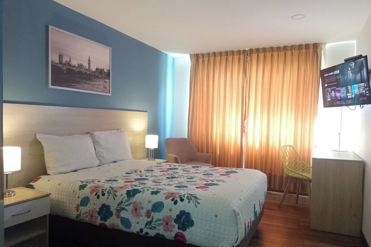 Egyptian cotton sheets, premium bedding, pillowtop beds, minibar