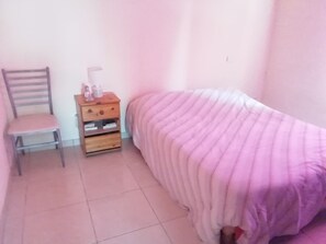 2 chambres, fer et planche à repasser, draps fournis