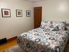 3 多间卧室、办公桌、熨斗/熨衣板、旅行婴儿床