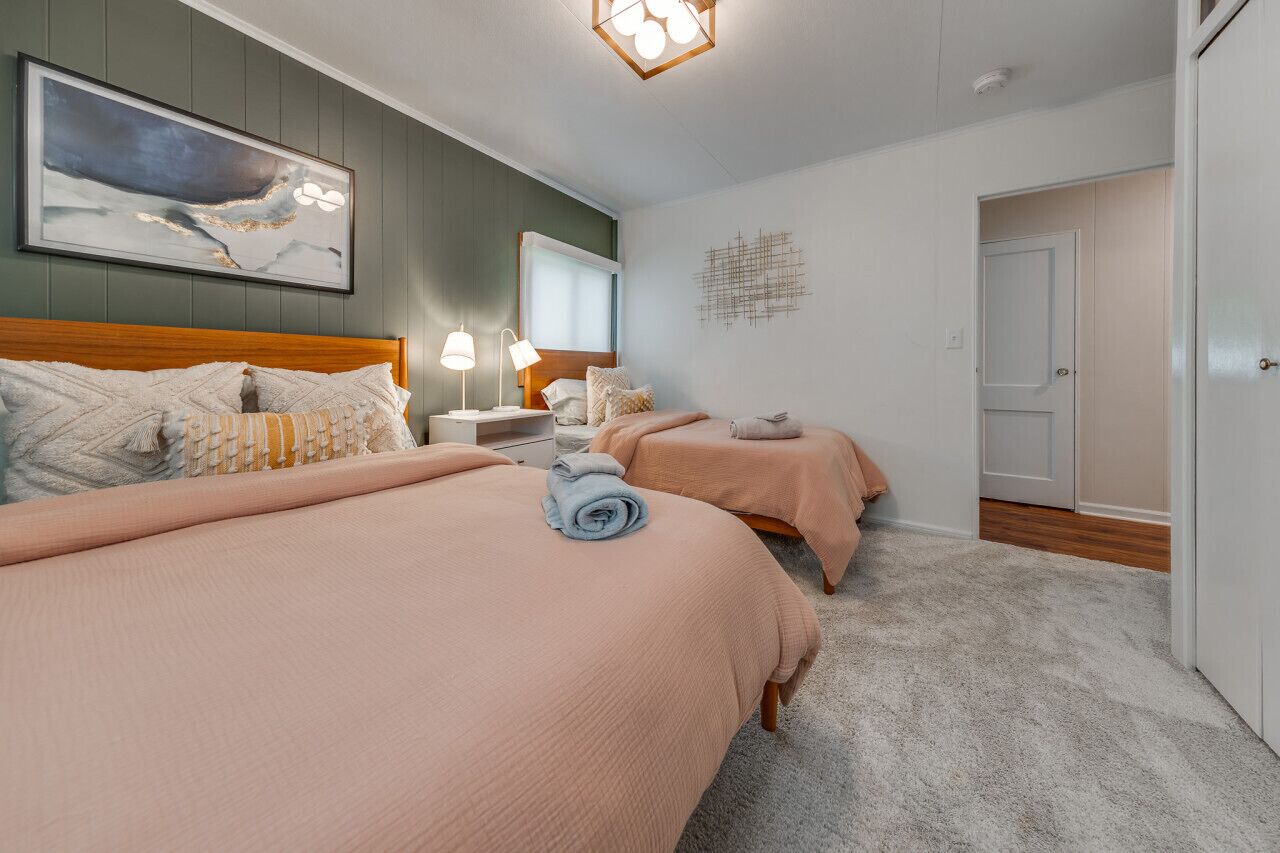 3 bedrooms, desk, iron/ironing board, free WiFi