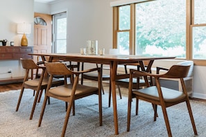 Dining - Beautiful 3BR Home Near Lake MI (Sheboygan)