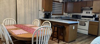 Cozy Cabin on Range Line Lake