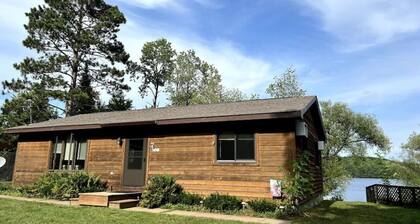 Cozy Cabin on Range Line Lake