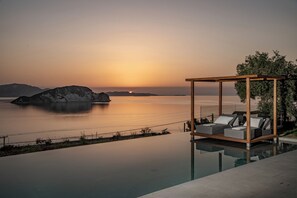 Outdoor pool - Aurora Villa, (Marathias)