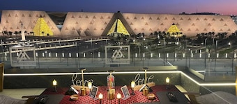 Royal Great Pyramid INN