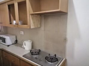 豪華客房, 2 張標準雙人床 | 私人廚房 | 小冰箱、微波爐