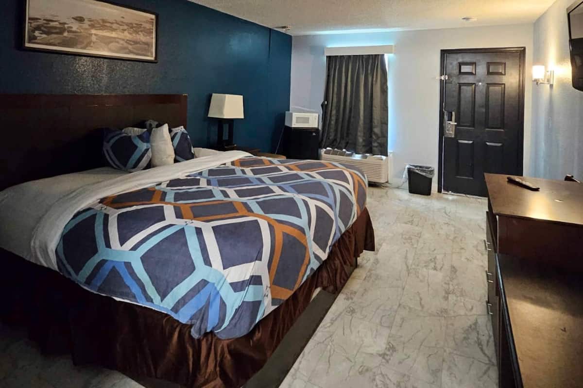 Room, 1 King Bed, Accessible, Non Smoking