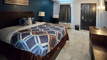 Rom, 1 kingsize-seng, tilgjengelighetstilpasset, ikke-røyk | Sengetøy av topp kvalitet, dundyner og memory foam-senger