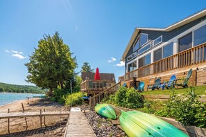 Sun loungers, beach towels - 5 Min to Colgate, Sleeps 8, Welcome Wine (Hamilton)
