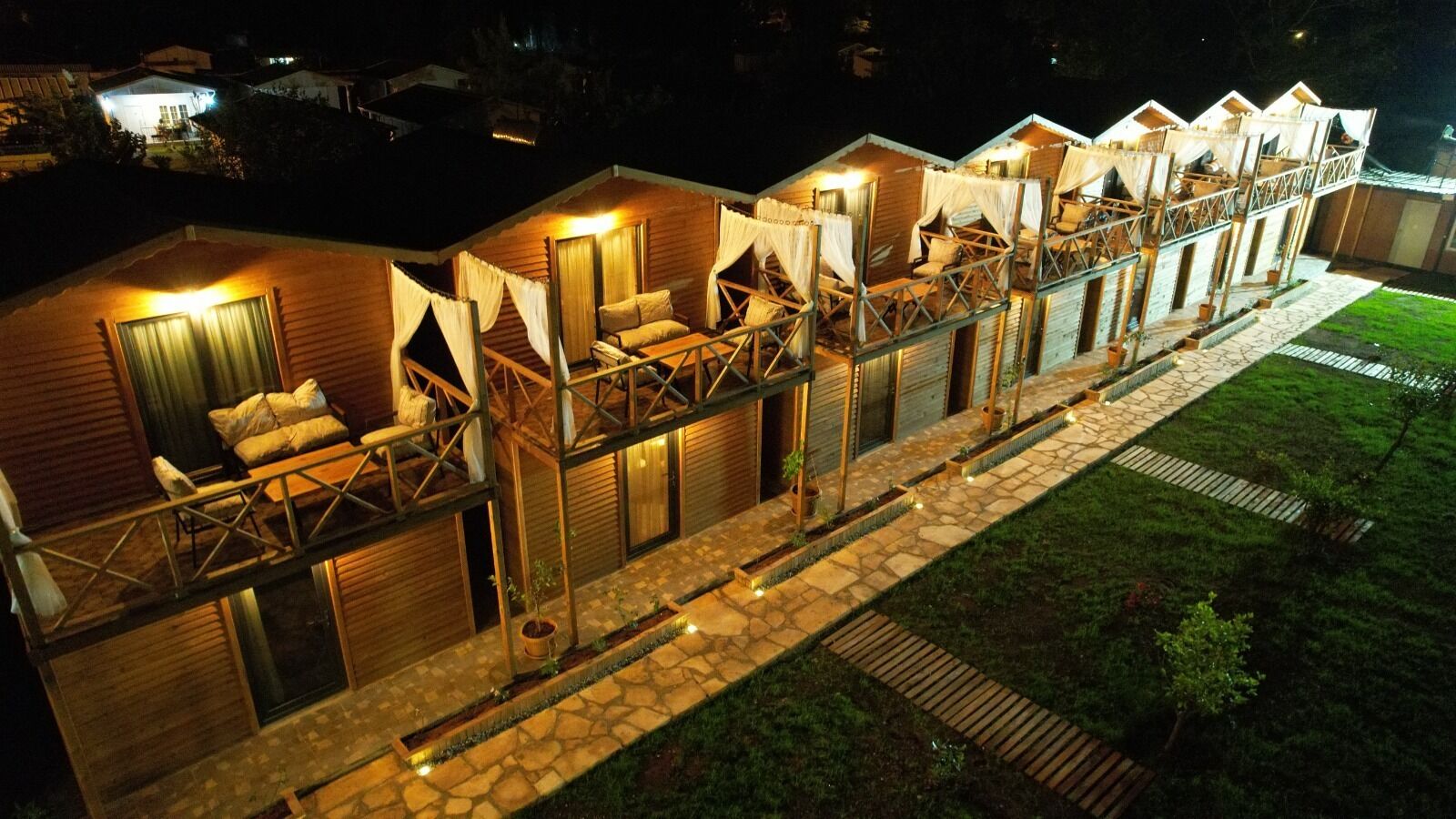 FNM LUXURY BUNGALOVS