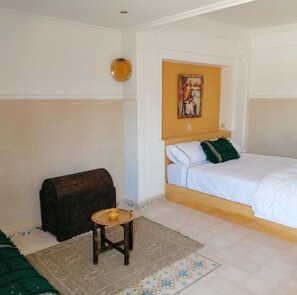 7 Schlafzimmer, Bügeleisen/Bügelbrett, Bettwäsche