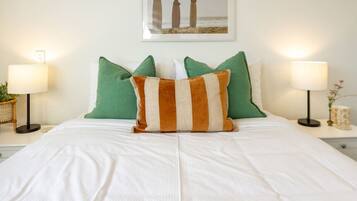 2 makuuhuonetta, silitysrauta/-lauta, ilmainen Wi-Fi, vuodevaatteet