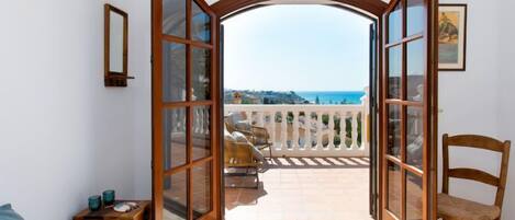 4 عدّة غرف نوم ومكتب وواي فاي