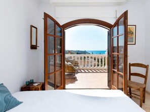 4 quartos, escrivaninha, Wi-Fi