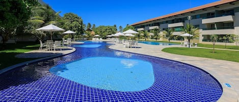3 outdoor pools