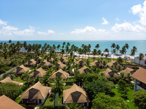 บนชายหาด, ทรายสีขาว