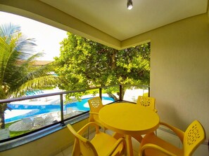 Basic Apartment | Balcony - Flats à beira-mar no Carneiros Beach Resort (Tamandaré)