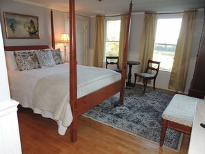 Deluxe Double Room, 1 Queen Bed, Non Smoking, River View | Individually decorated, individually furnished, blackout drapes - Chandler River Inn (Jonesboro)