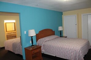 أسرّة بطبقة علوية مريحة وواي فاي مجانًا وملاءات أسرّة