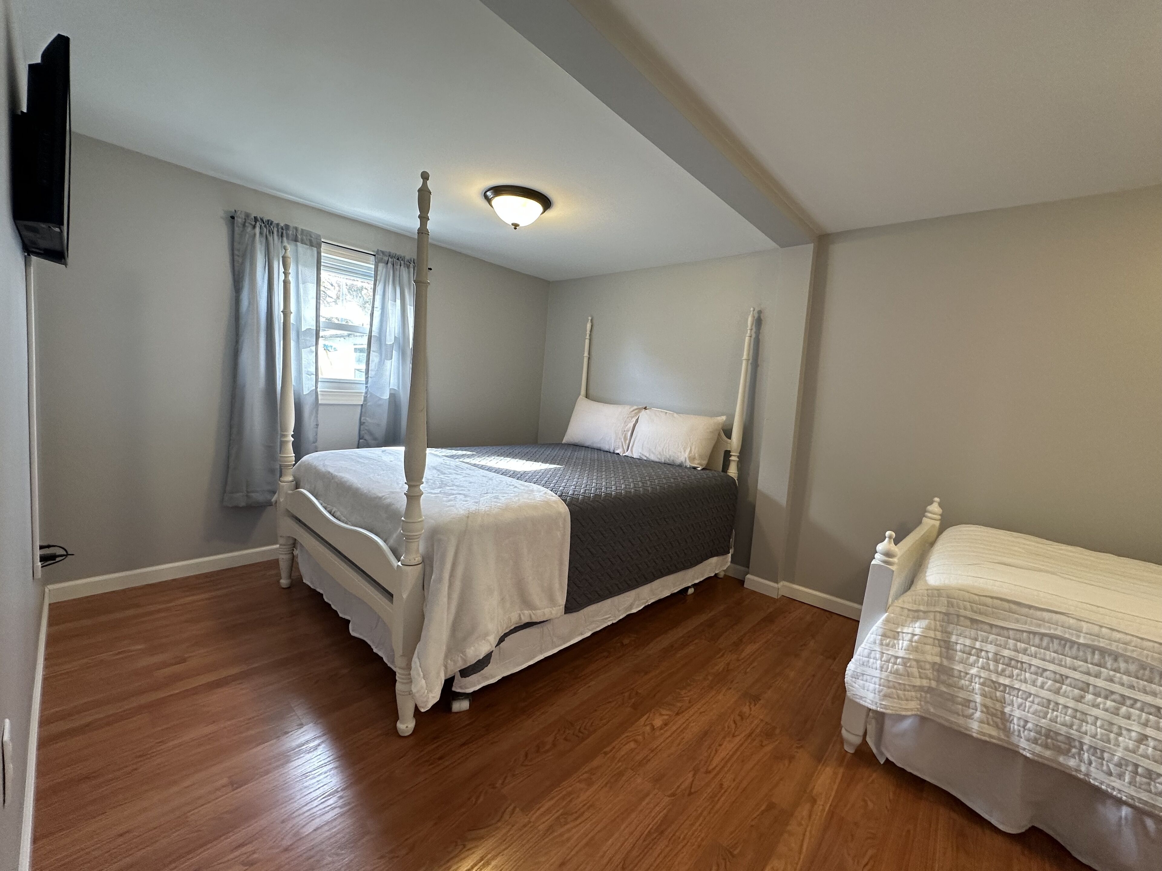 2 Schlafzimmer, Zimmersafe, kostenloses WLAN, Bettwäsche