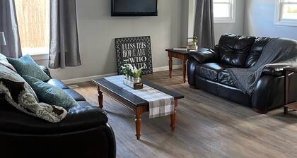 Newly Remodeled Town House!