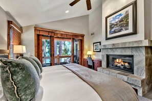 4 bedrooms, desk, iron/ironing board, free WiFi - 8 Sierra Shores - Stunning Lakefront 4BR/4BA (South Lake Tahoe)