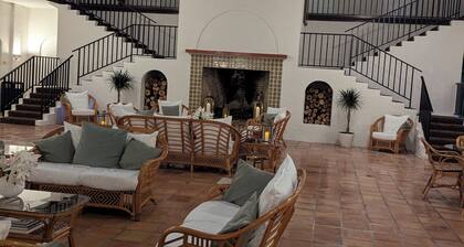 Naples Marina Getaway Studio DIRECT WATER VIEWS!