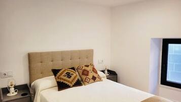 3 dormitorios, tabla de planchar con plancha, wifi y ropa de cama