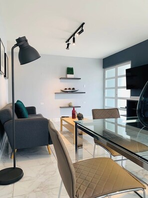 Dining - Xevize Apartment 3-Modern2BDR-1BTH-perfect location (Eagle)