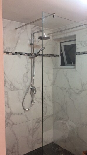 Dusche, Haartrockner