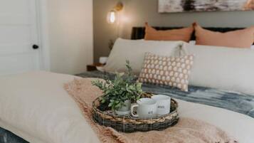 4 chambres, bureau, fer et planche Ă repasser, lit parapluie