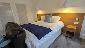 1 kamar tidur, setrika/meja setrika, Wi-Fi gratis, dan seprai linen