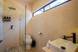 Shower, towels, soap, shampoo - Tulum Jungle Villas - Villa Rüfüs du SOL (Tulum)