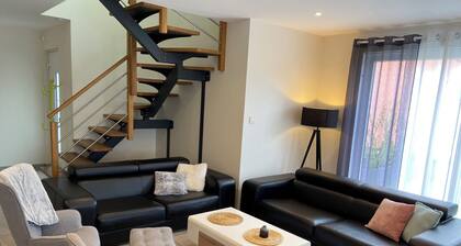 Maison Spacieuse Avec Piscine , Idéale Pour les Familles