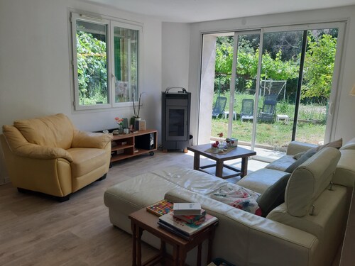 Maison familiale avec grand jardin, en bordure de voie verte