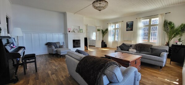 4 Schlafzimmer, Schreibtisch, Verdunkelungsvorhänge