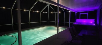 Relaxing Pool Home with spacious parking, close to Flagler Beach & Daytona