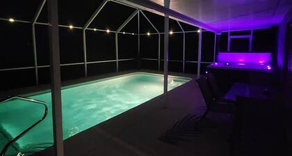 Relaxing Pool Home with spacious parking, close to Flagler Beach & Daytona