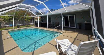 Relaxing Pool Home with spacious parking, close to Flagler Beach & Daytona