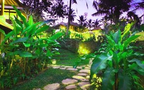 Property grounds - Being Sattvaa Luxury Ubud for Yoga Retreat (Jalan Raya Kendran)