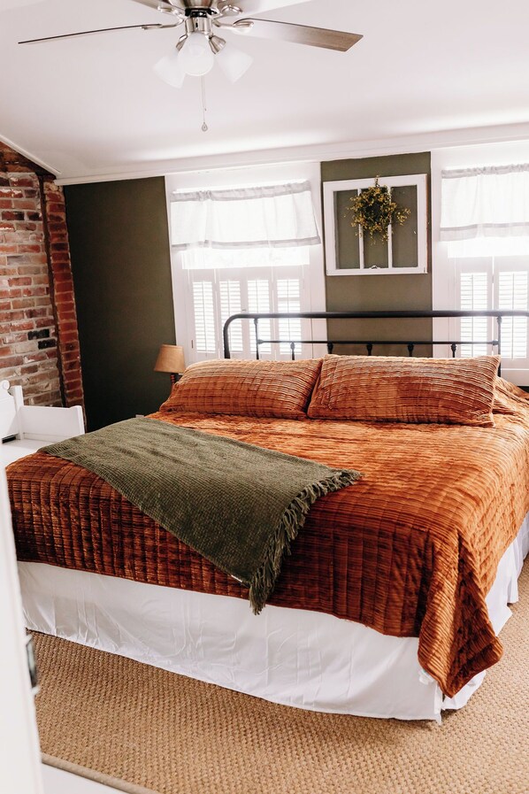 1 bedroom, iron/ironing board, WiFi, bed sheets