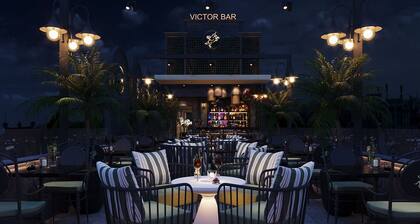 Le Petit Prince Lakeside Hotel & Rooftop Bar