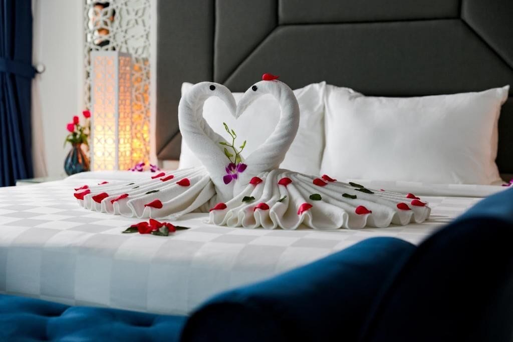 Honeymoon Suite, 1 King Bed, Lake View
